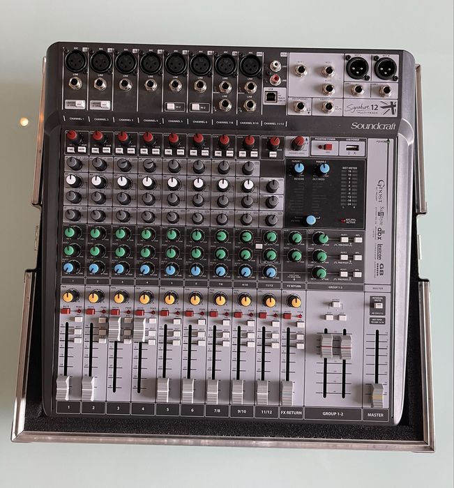 Mesa de Mistura soundcraft Signature 12 Multitrack + case Transporte