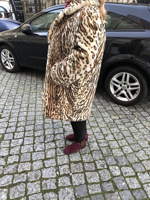 Casaco em pele artificial