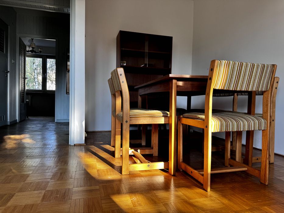 komplet rozkładany stół oraz 6 krzeseł PRL