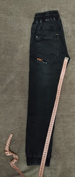 Джинси теплі чорного кольору р.128