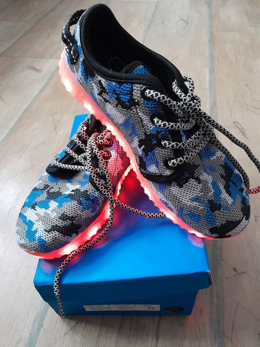 Buty świecące moro adidasy trampki