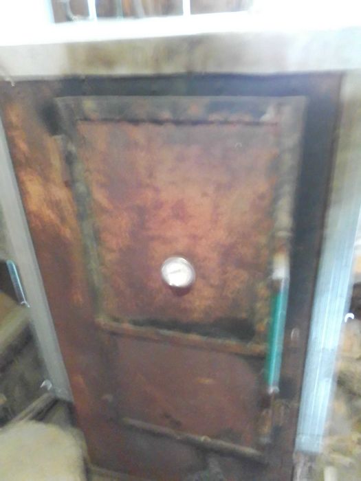 Продам  шкаф  духовку  для  приготування  копченостів   і бочку  гриль