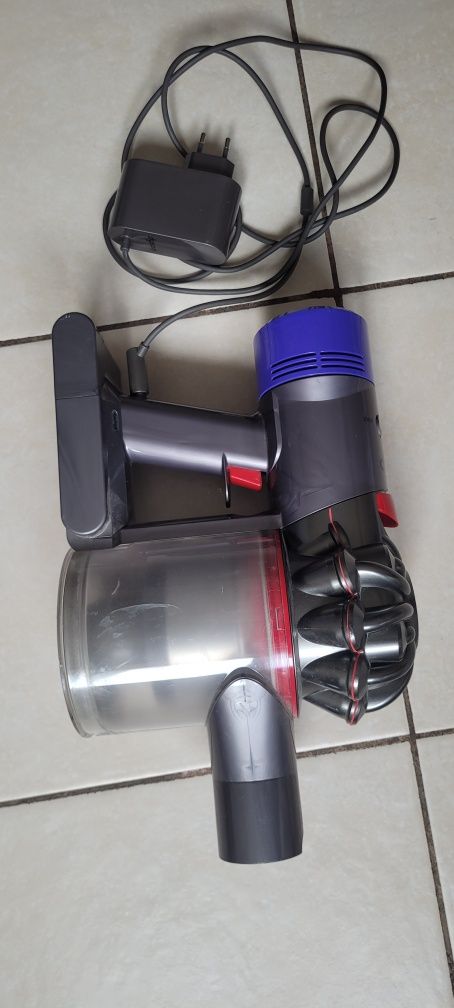 Dyson sv10 пылесос,робочий.