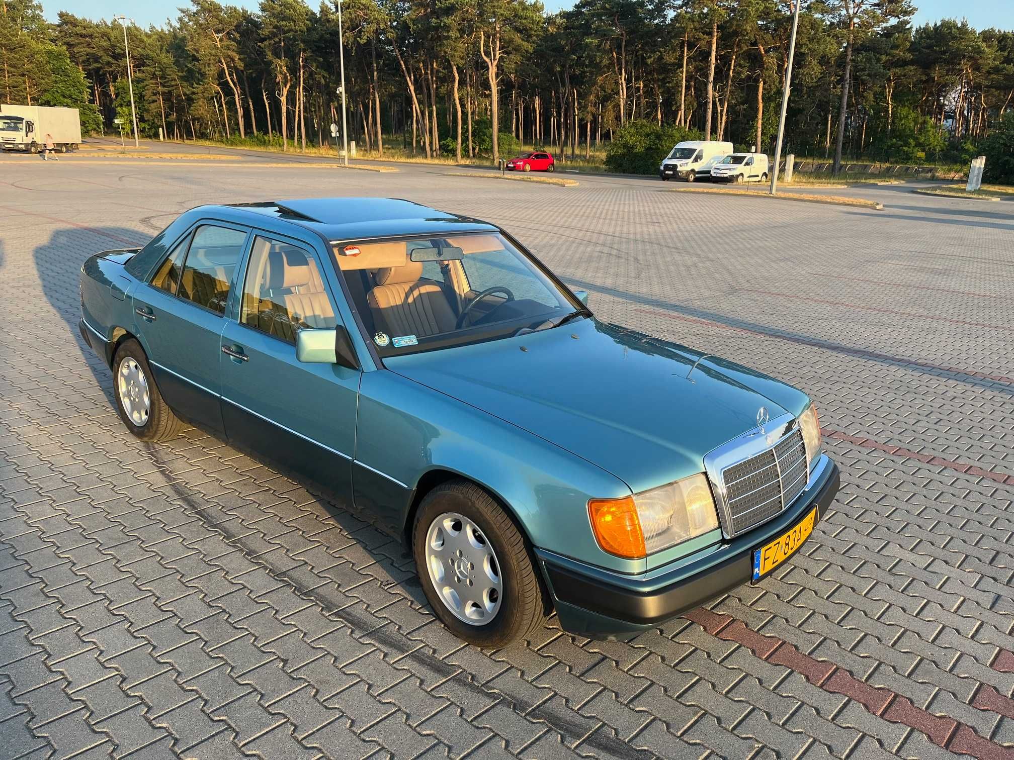 W124 Lśniący zabytek z 1990r. 2,6 litra - automat 160KM - skóra