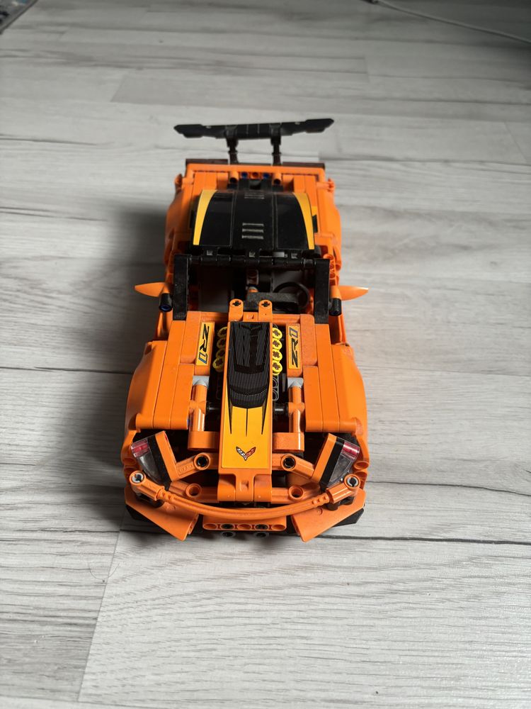 Lego zestaw chevrolet corvetta nr 42093