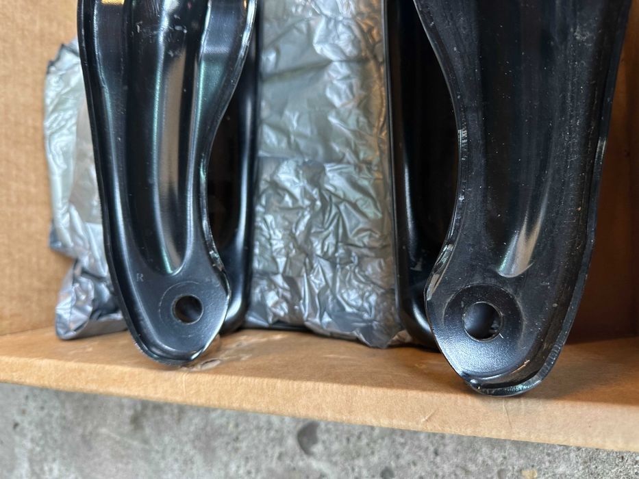 Продам оригінальні амортизатори до Tesla Model 3