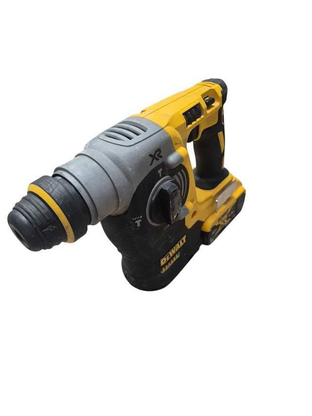 Młotowiertarka Dewalt DCH273 + AKU 5Ah
