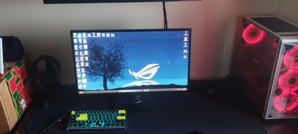 Pc gamer com algum uso mas em muito bem estado Setup completo