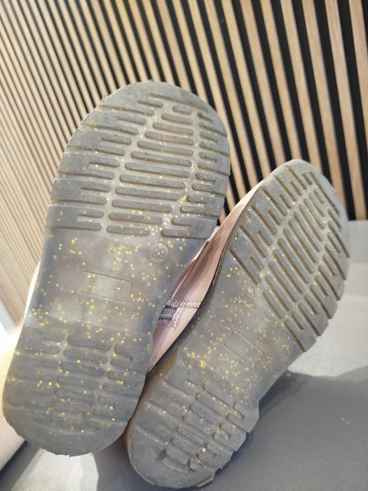 Buty dziewczęce lakierowane 29 – stan bardzo dobry