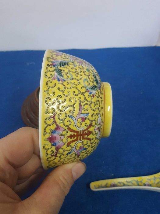 Antiga taça em porcelana chinesa + colher de exportação