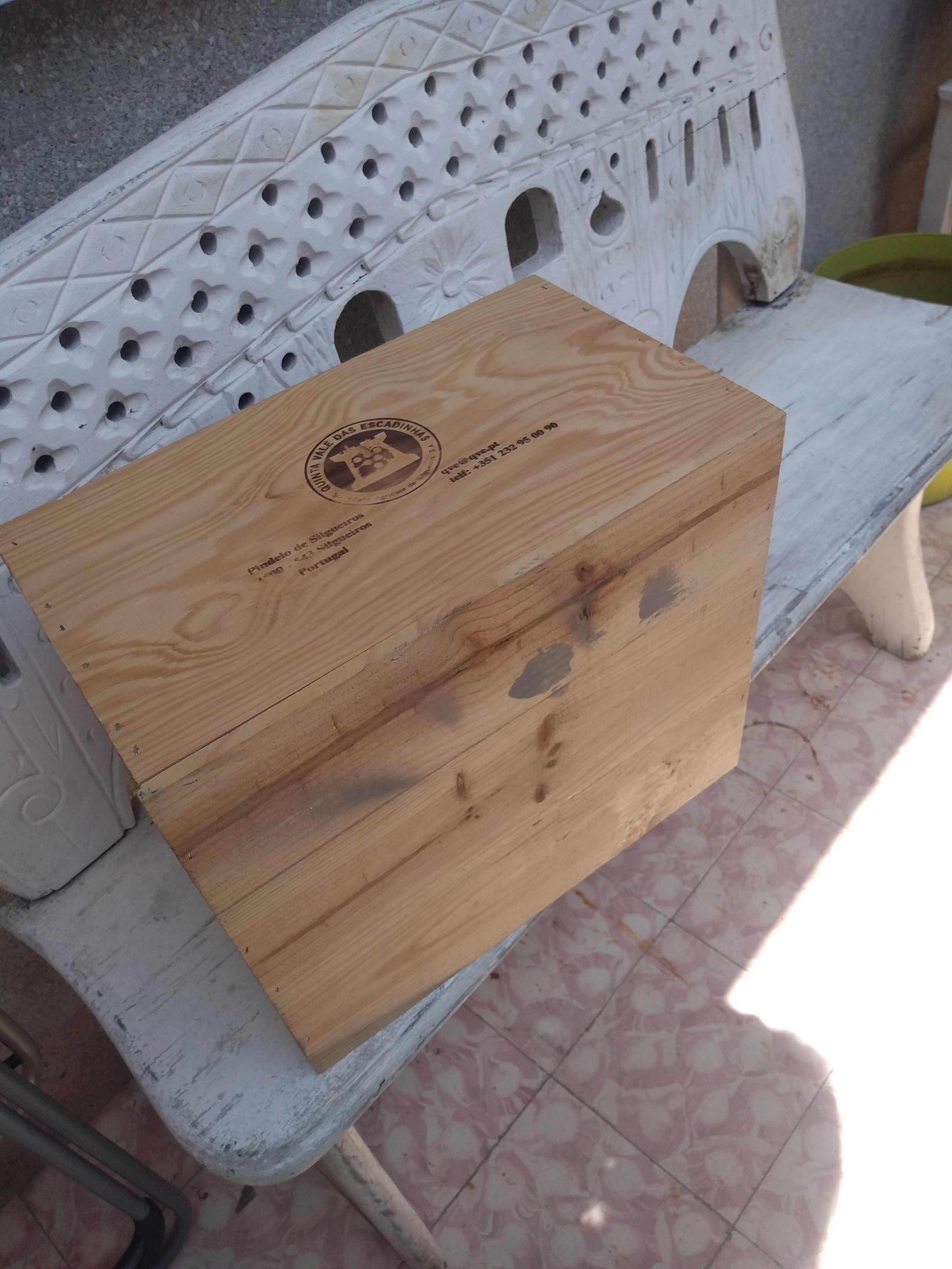 Cestos de  vime+1 caixote