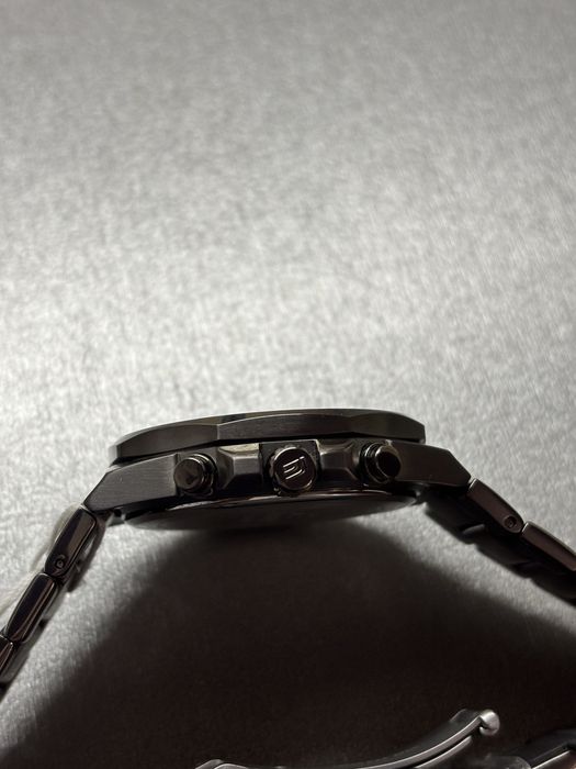 Чоловічий годинник Casio Edifice EFV-640DC-3AVUEF.