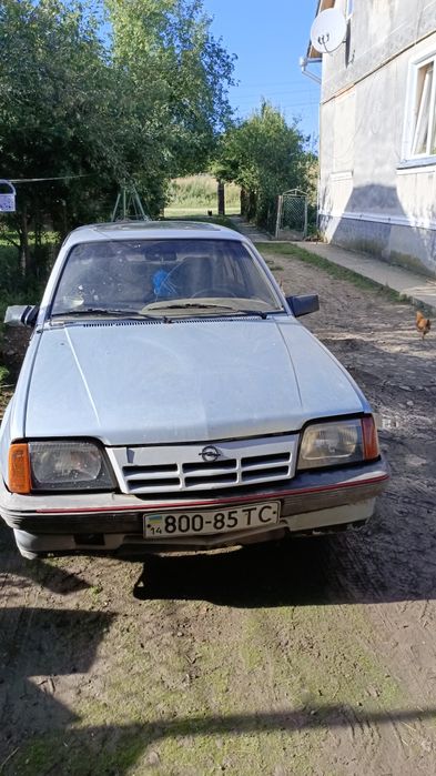 Продам підуставший автомобіль