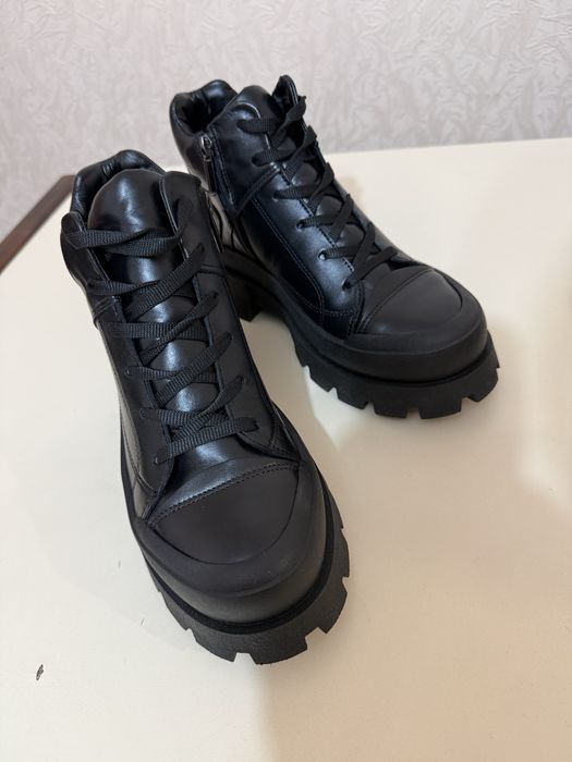 Ботинки , черевики кожа на байке