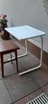 Stolik pod laptopa.
