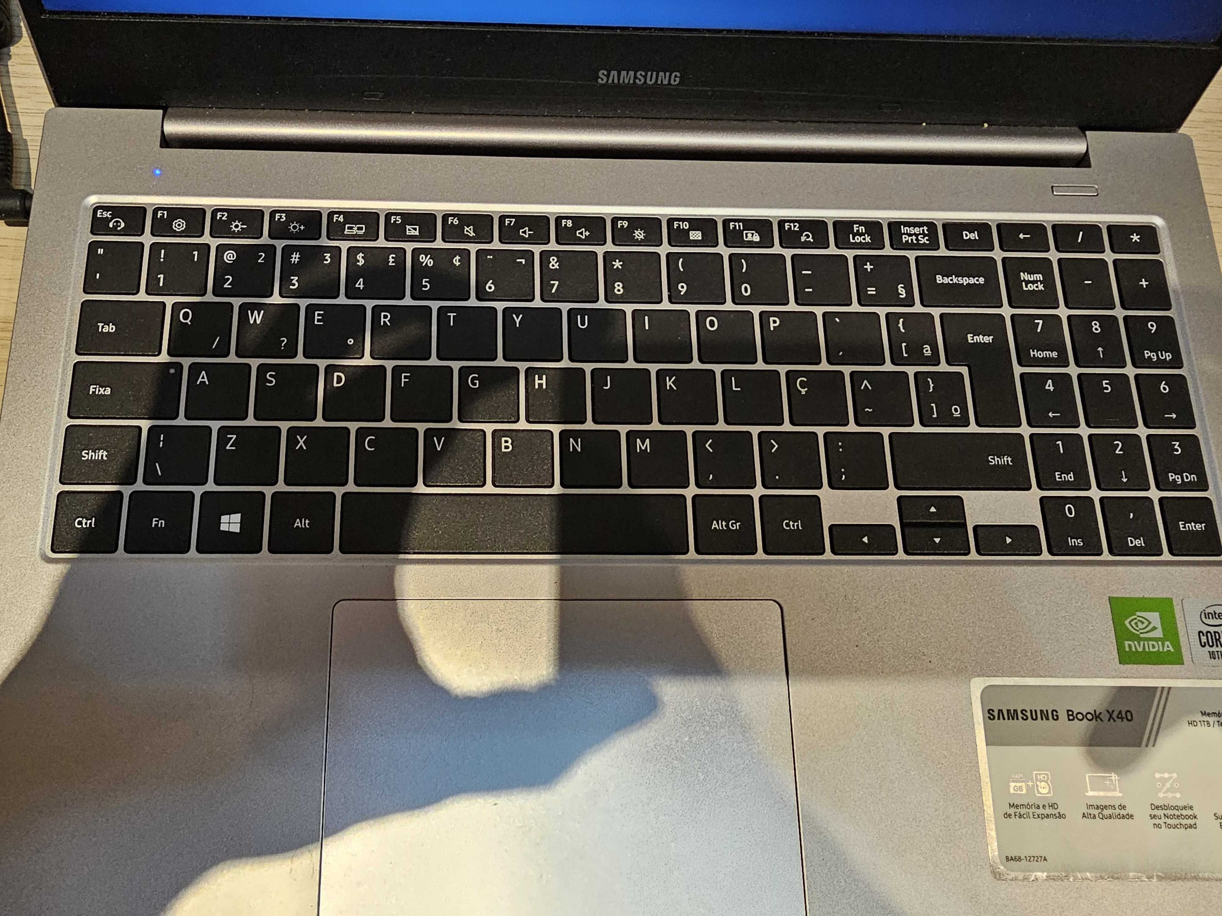 Notebook SAMSUNG portátil 1TB