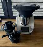 Thermomix TM6 z gwarancją oraz nakładką krojącą