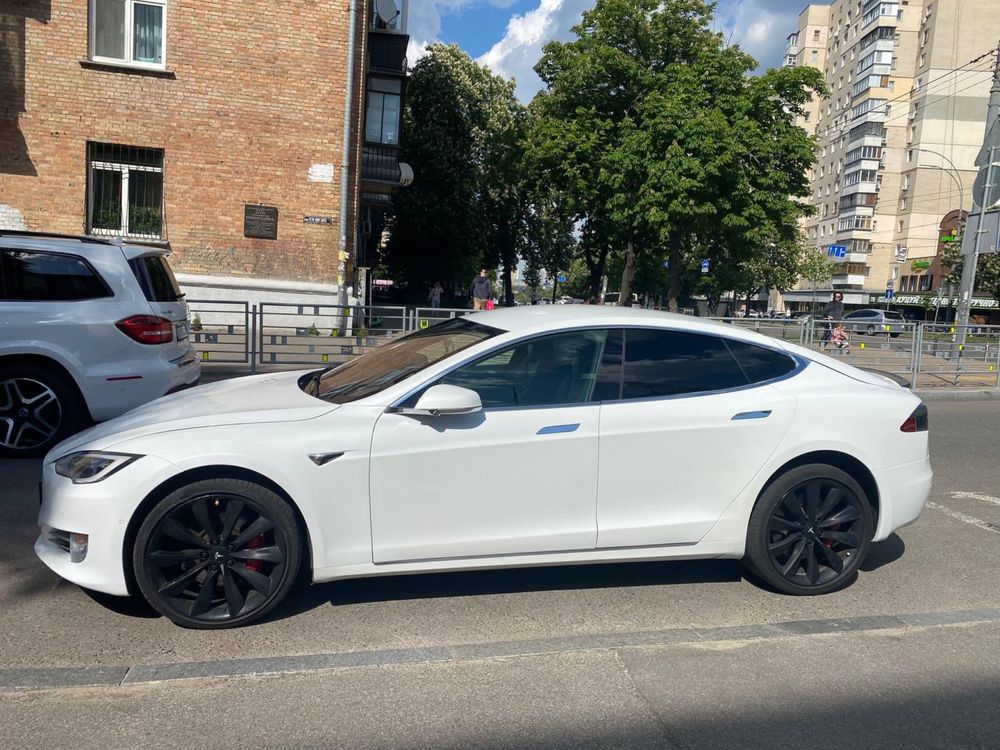 Tesla Model S P100D perfomance