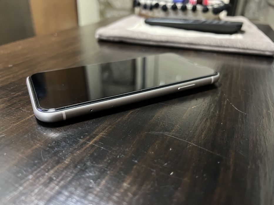iphone 11 128GB + capas
