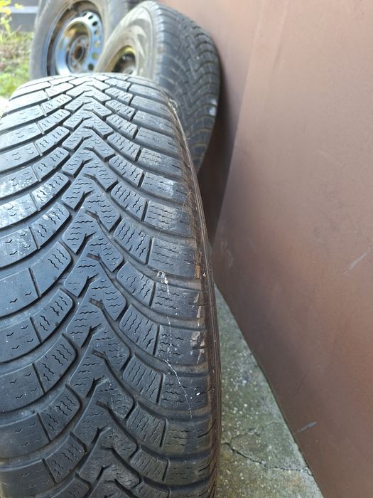 Felgi r16 rozstaw 5x114 z oponami zimowymi SUV