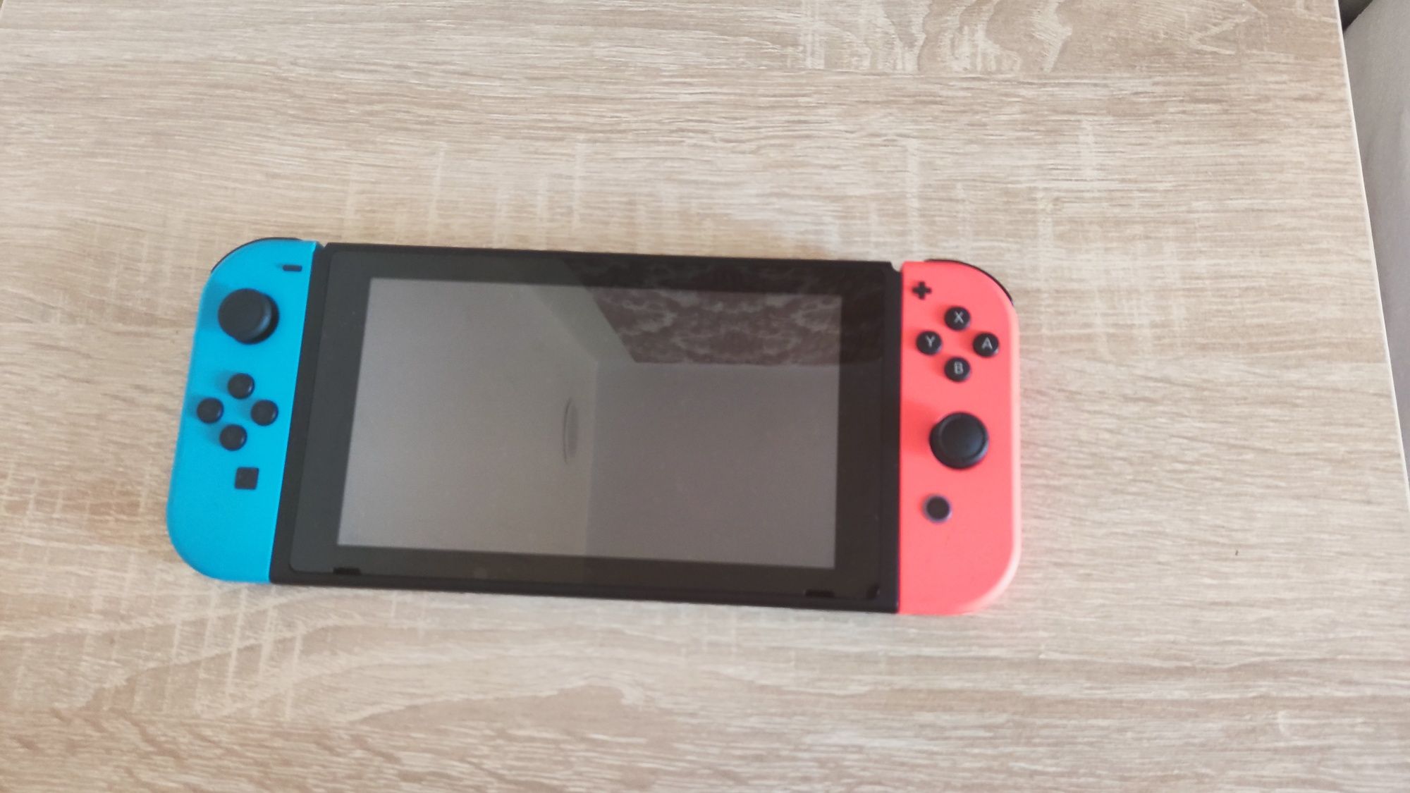 Багатобарвна консоль Nintendo Switch