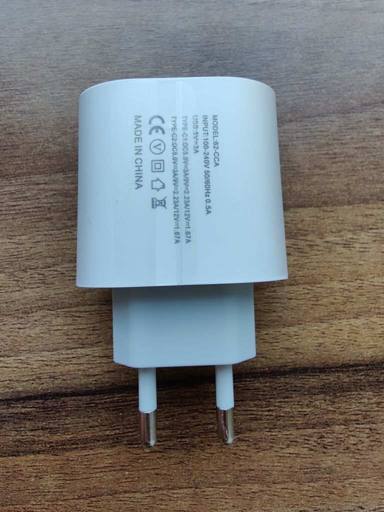 Ładowarka sieciowa  uniwersalna + kabel USB C