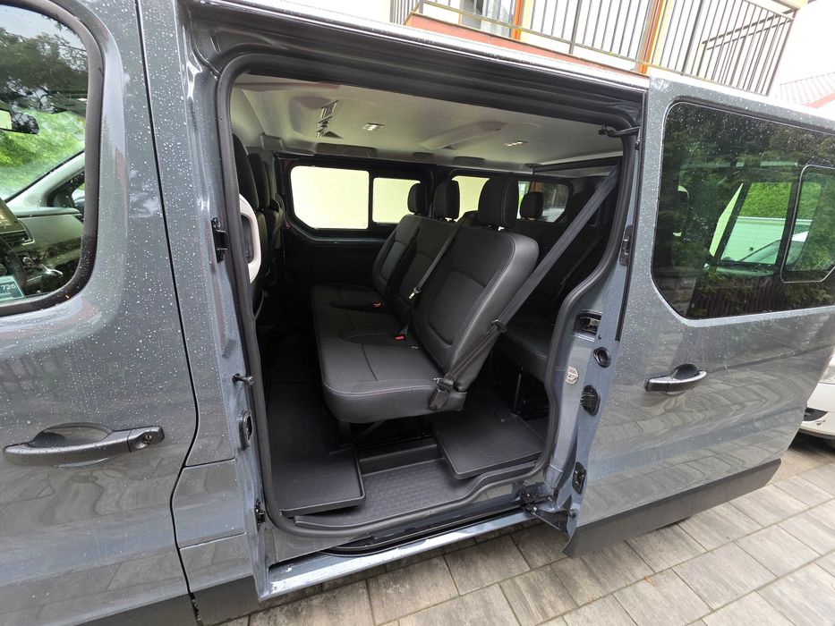 Wynajem busa 9 osobowego Nissan Primastar 2025r, Reanult Trafic 2025r.