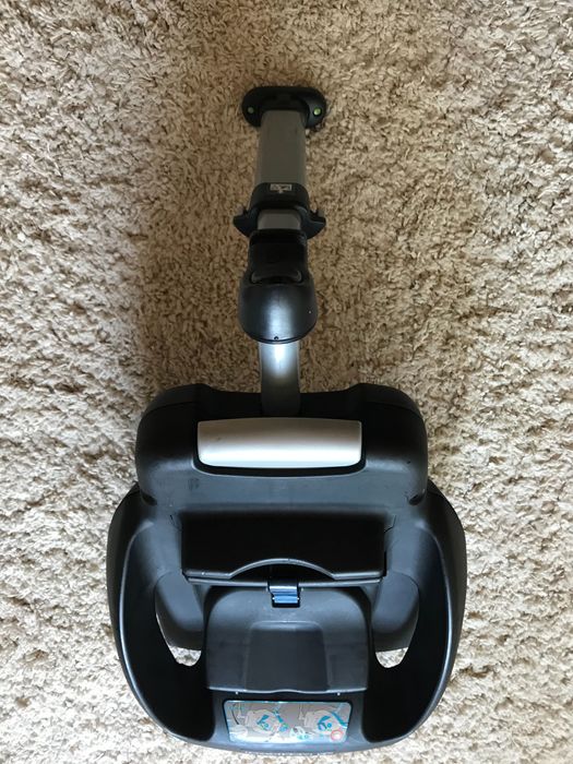 Дитяче автокрісло Maxi Cosi з ізофікс