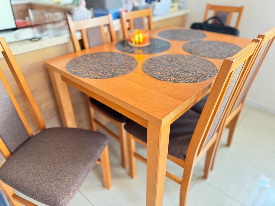 Stół z krzesłami (6 szt.)