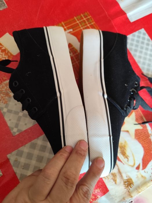 Trampki czarne rozm 40