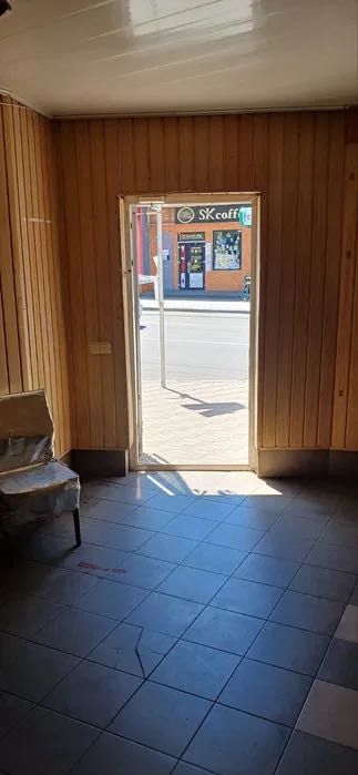 Приміщення під магазин,кофейню