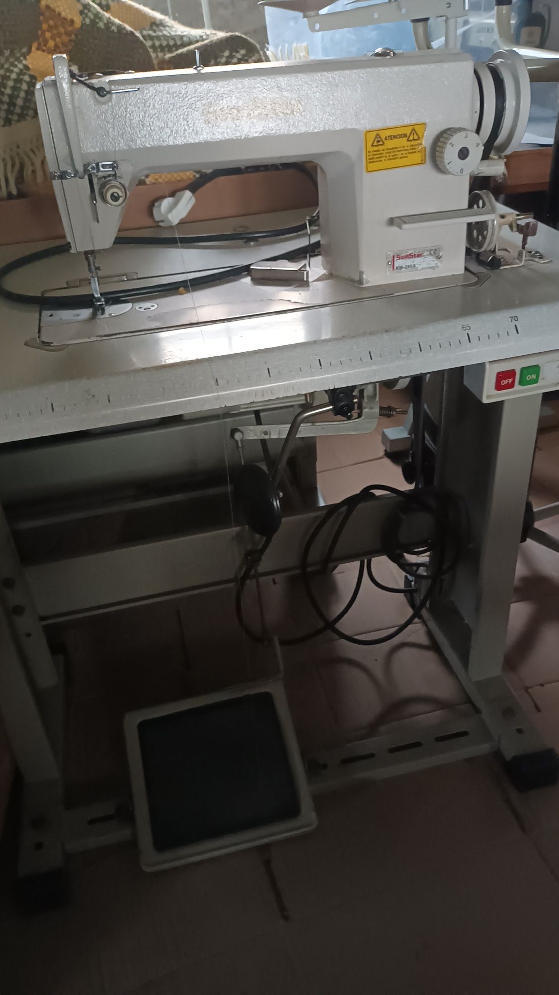 Máquina de costura industrial