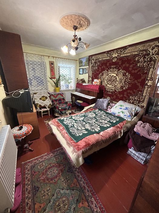 Продам 4кімн дім на Колеснікова