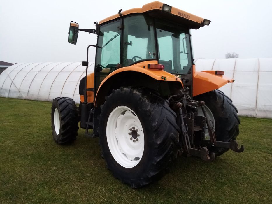 Renault Ares 546 RX z turem