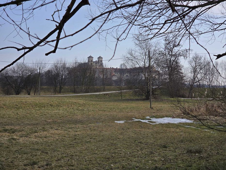 Atrakcyjna działka budowlana z widokiem na klasztor w Tyńcu