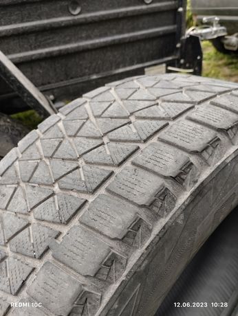 Продам резину 235/65/r17 Bridgestone