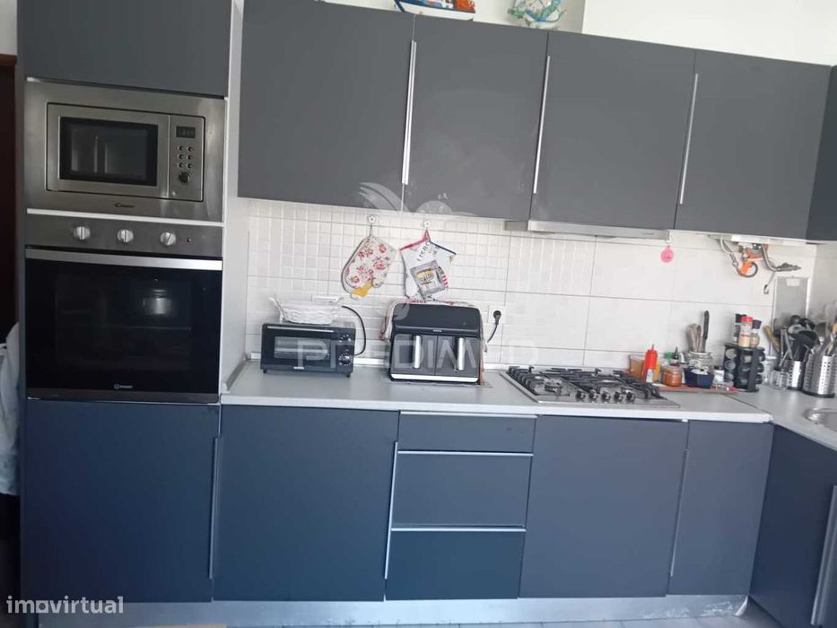 Moradia Geminada T6 mais uma loja em Pinhal de Frades