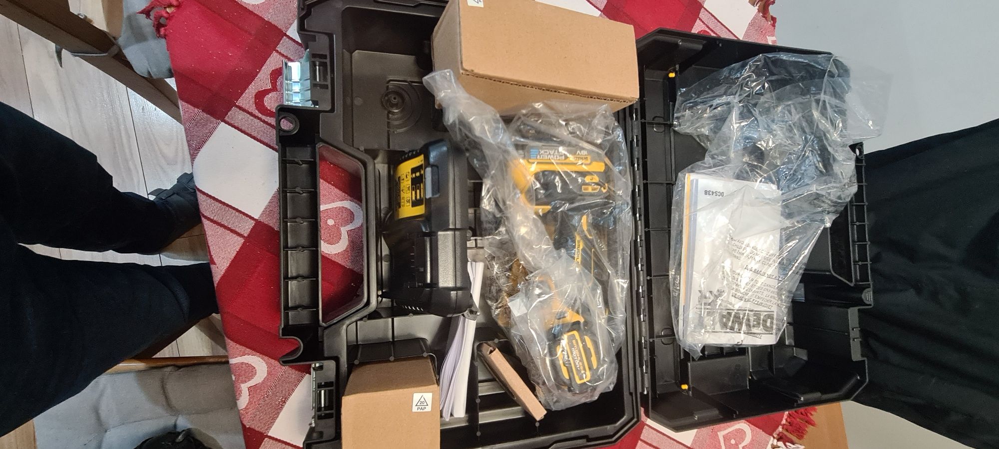 Szlifierka kątowa DeWALT DCS438E2T