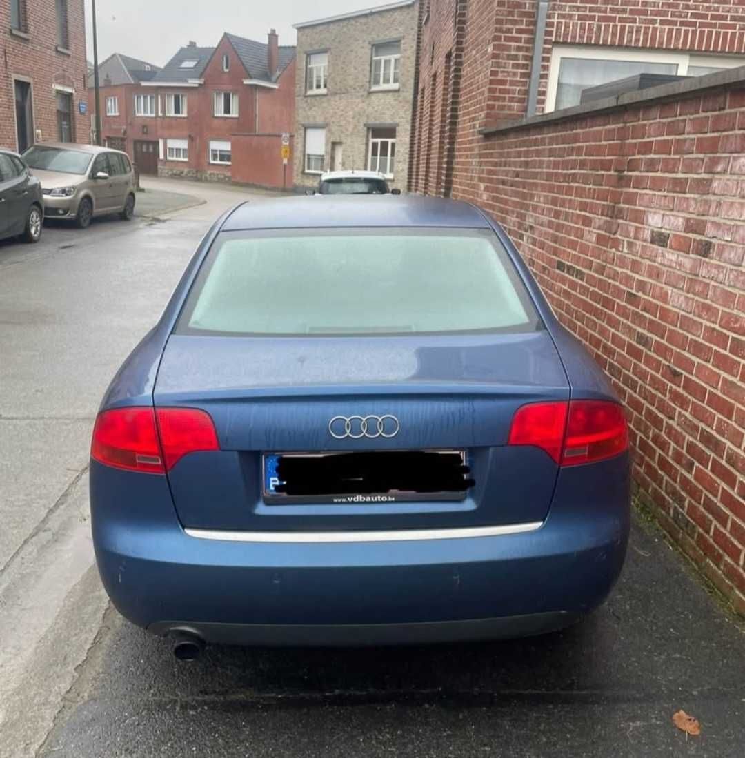 Audi a4b7 1.6 benzyna