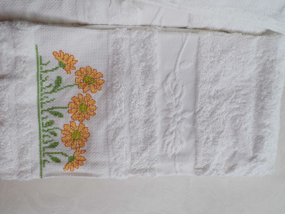 Conjunto de toalhas de algodão 100% bordadas à mão laranja