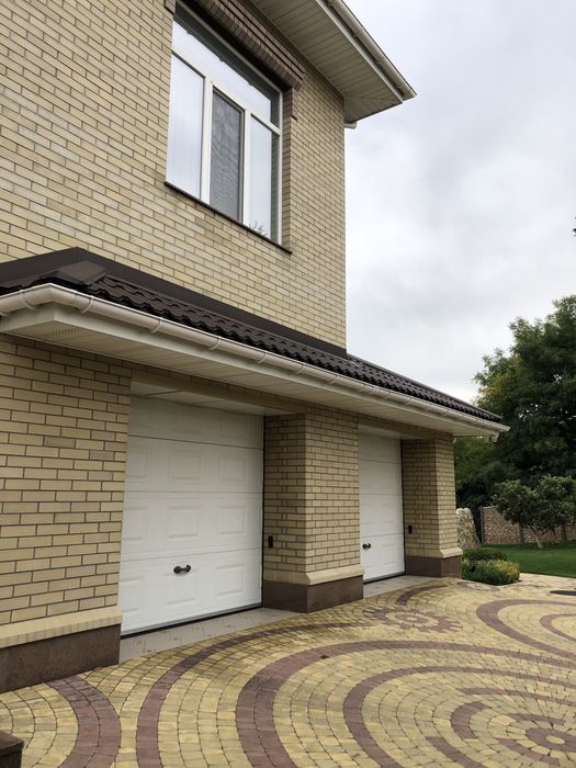 Продаж будинку та 18 соток землі