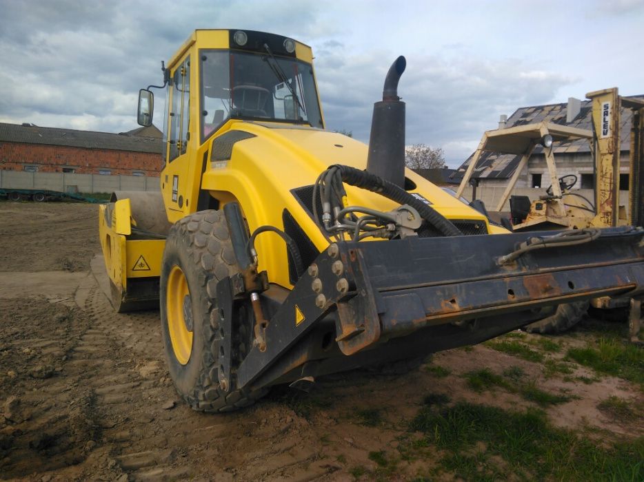 Walec wynajem wynajme wypożycze walec Bomag BW 213