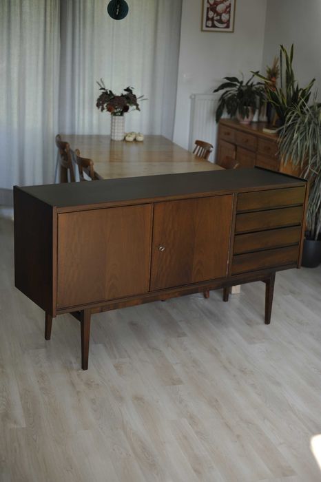 Komoda proj. S. Albrecht dla Bydgoskie Zakłady Drzewne