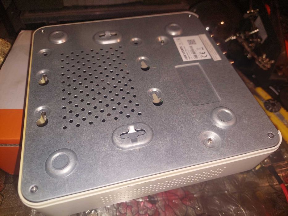 Відеорегістратор Hikvision DS-7108HQHI-K1 S Гибридный видеорегистратор