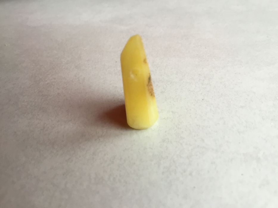 wisiorek, bursztyn królewski