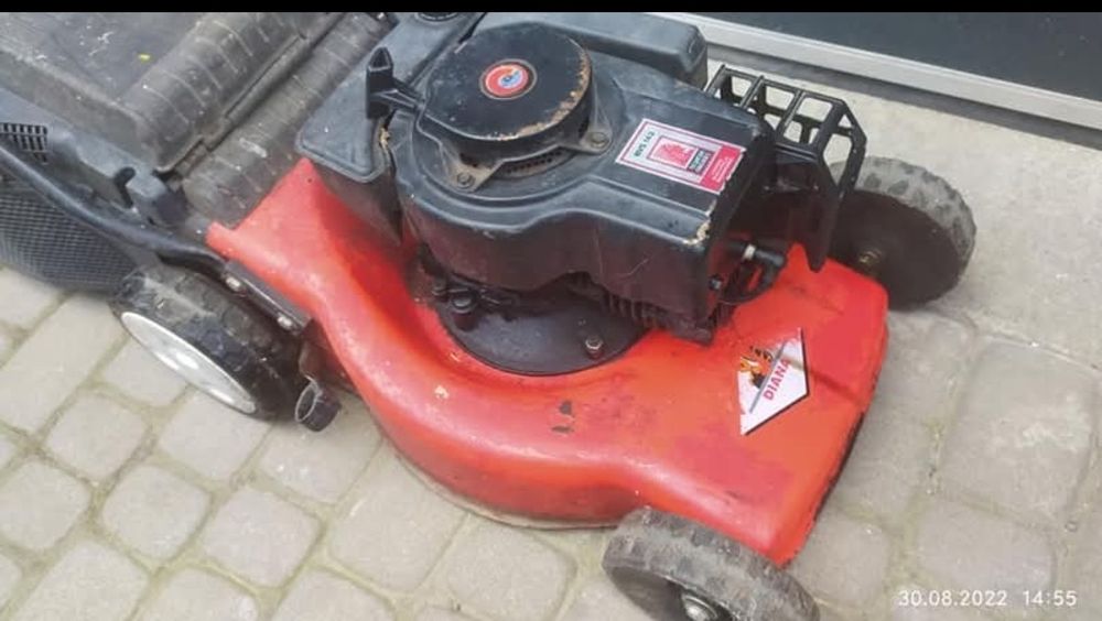 Kosiarka spalinowa z napędem