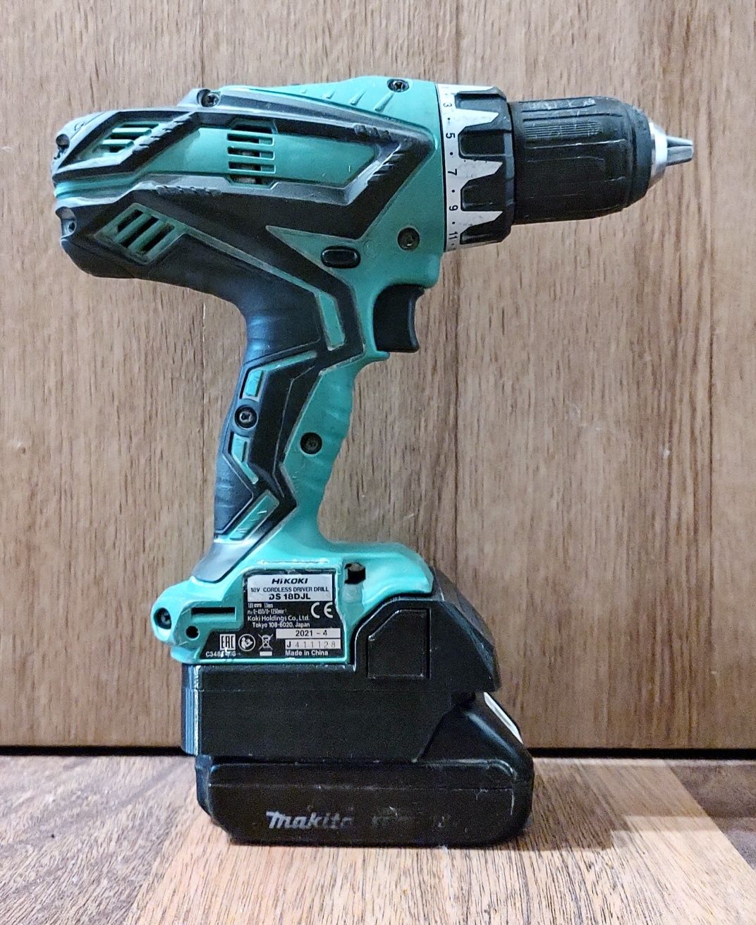 Adapter Hikoki 18V Hitachi na baterie Makita LXT