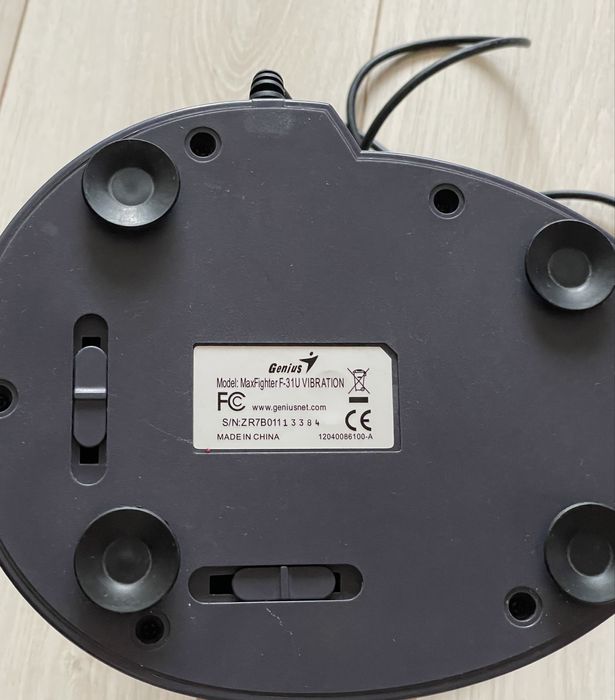 Джойстик Genius MaxFighter F-31U Vibration USB