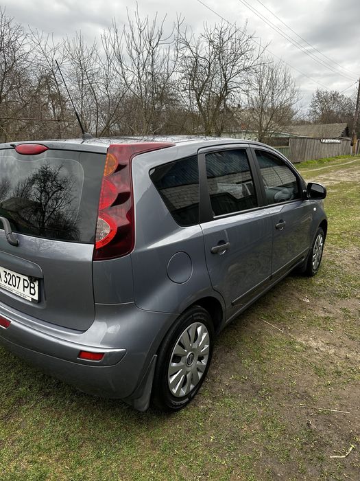 Nissan Note 2011 року