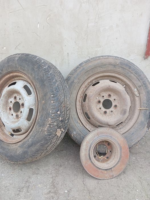 Продаю коленвал 2107 звоните договоримся.